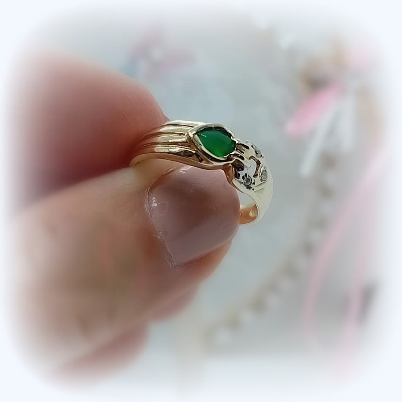 Χρυσό δαχτυλίδι 14 ΚΑΡΑΤΙΑ με σμαράγδι