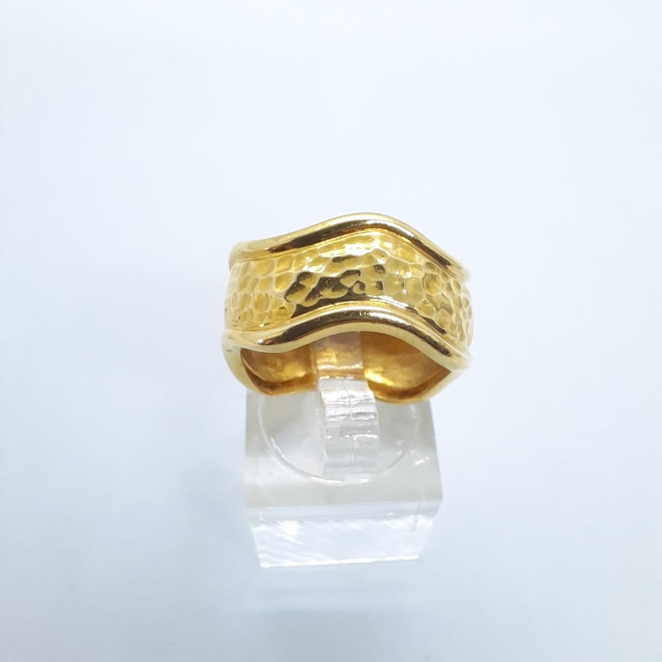 Δαχτυλίδι χρυσό σφυρήλατο κύμα