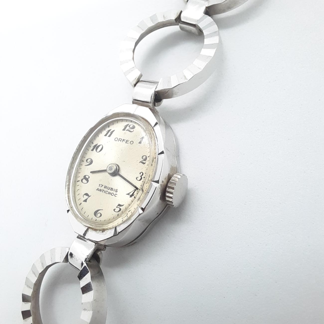 Vintage κουρδιστό ρολόι