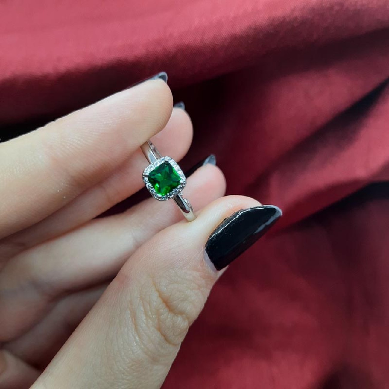 Ασημένιο δαχτυλίδι esmeralda