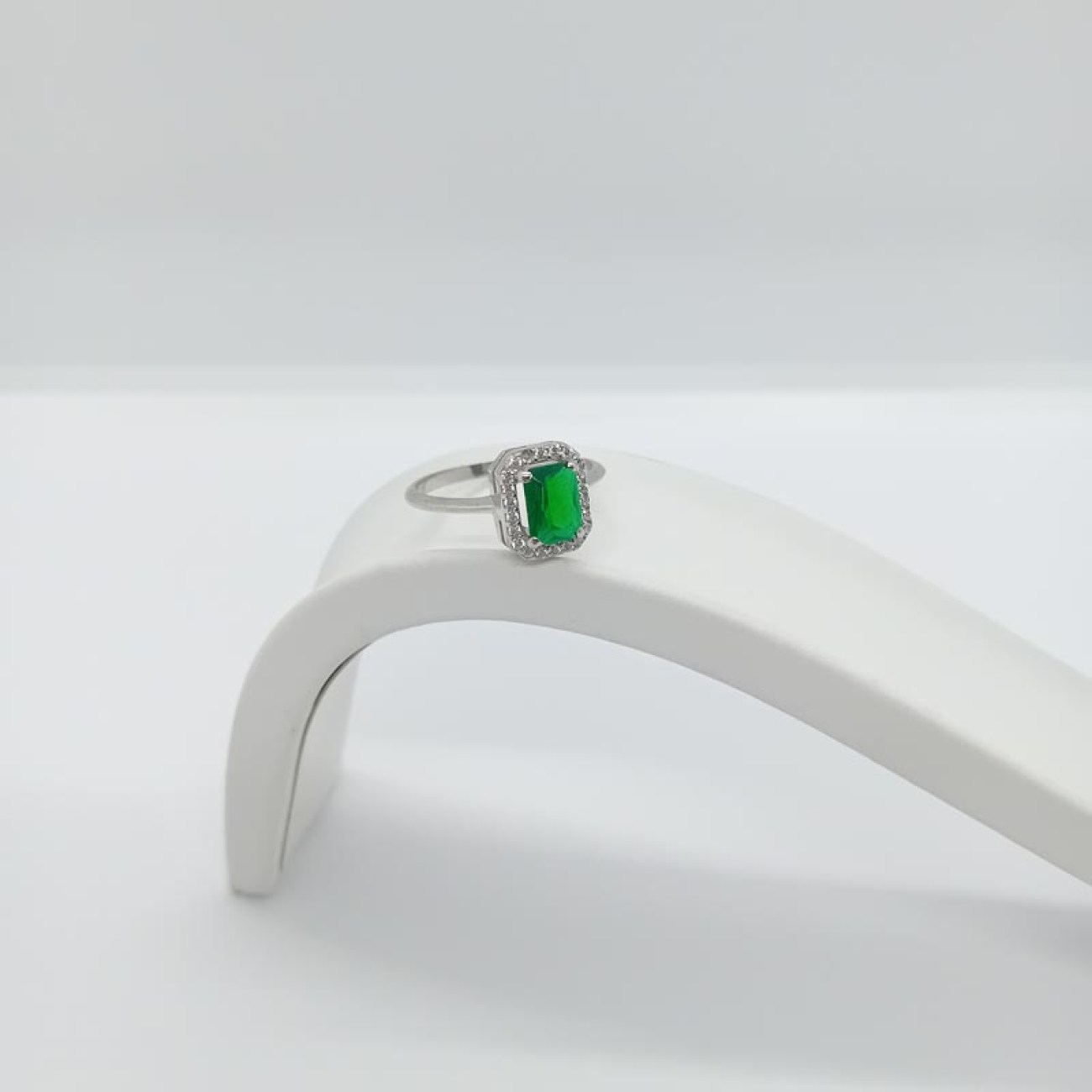 Δαχτυλίδι πράσινο ζιργκόν ασήμι 9.25 