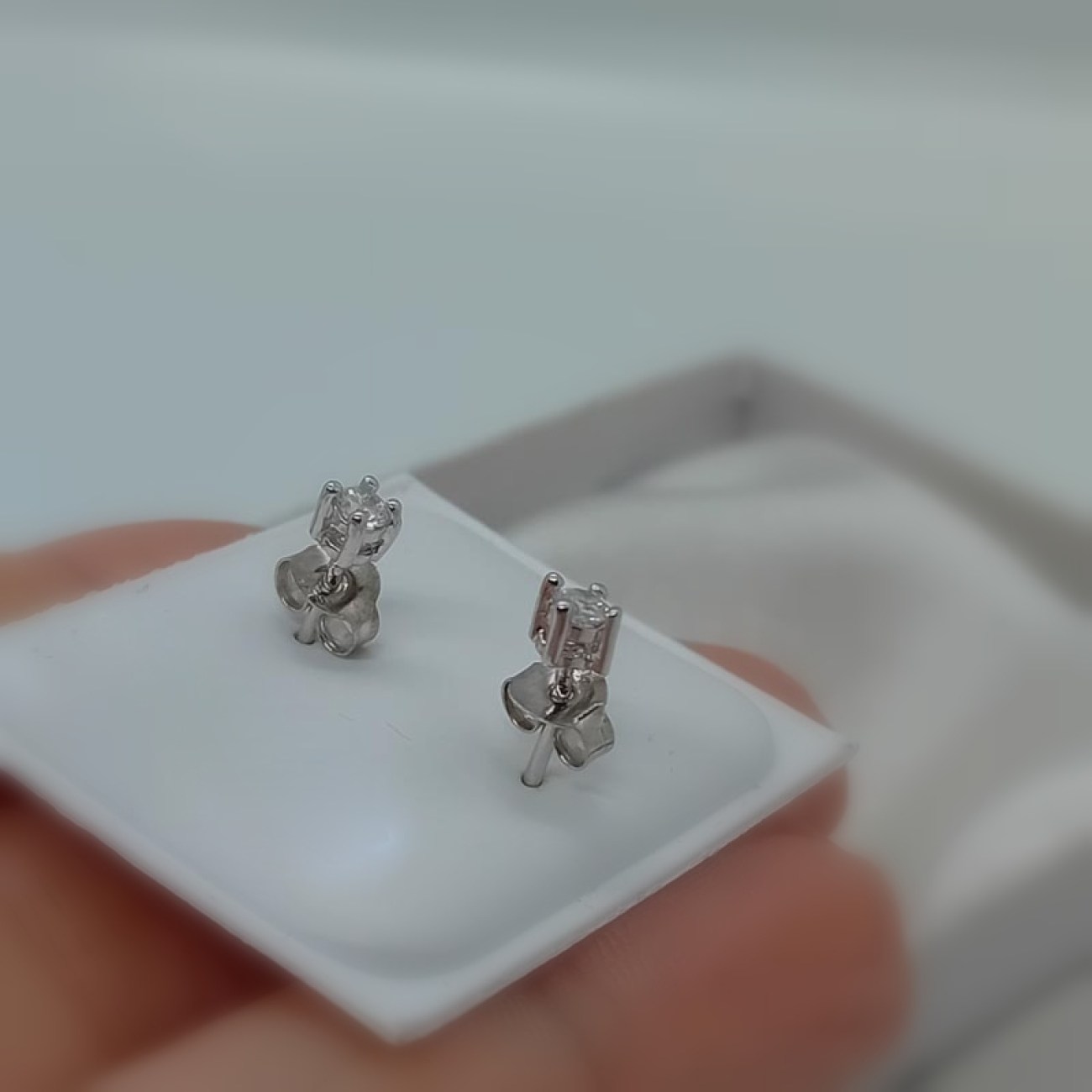 Ασημένια σκουλαρίκια "ψειρίτσες" studs με μικρό ζιργκόν