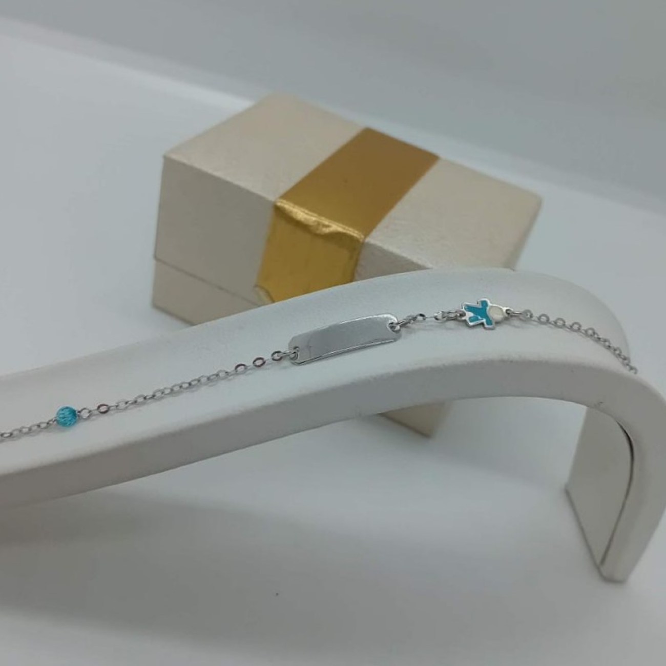 Λευκόχρυση ταυτότητα Κ9 με φιγούρα αγοριού 