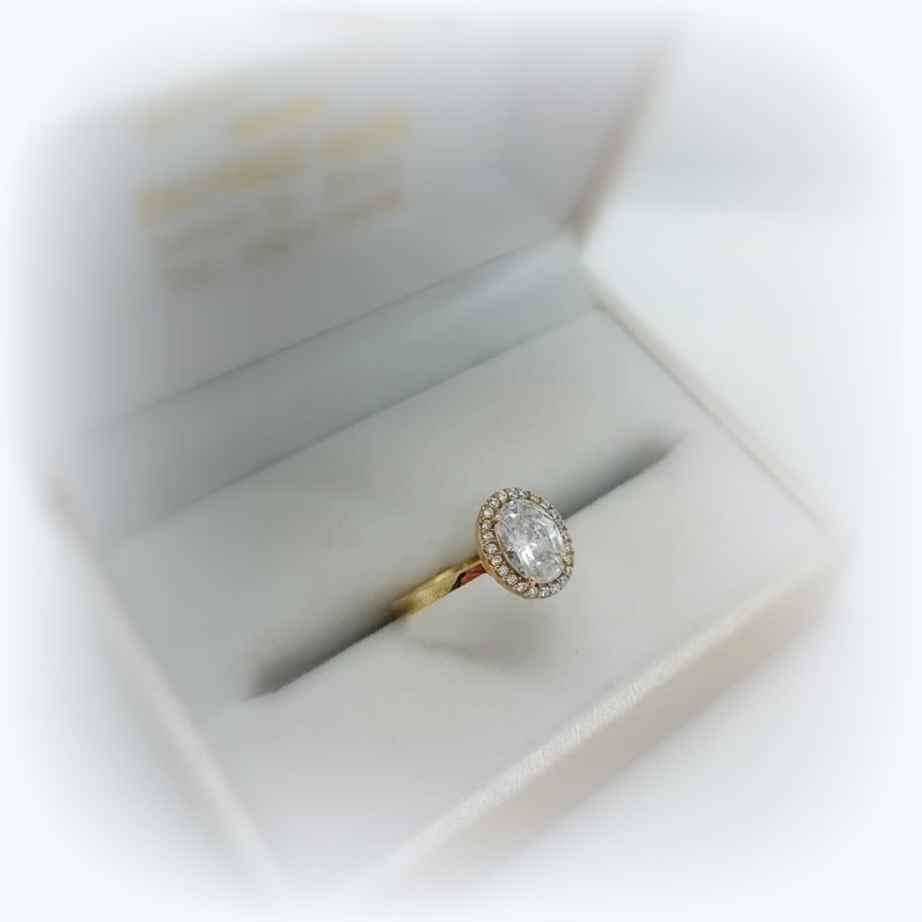 Μονόπετρο χρυσό με μεγάλο ζιργκόν