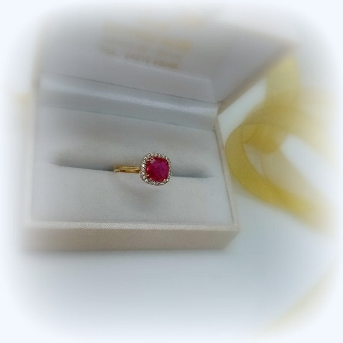 Χρυσό μονόπετρο κόκκινο ζιργκόν