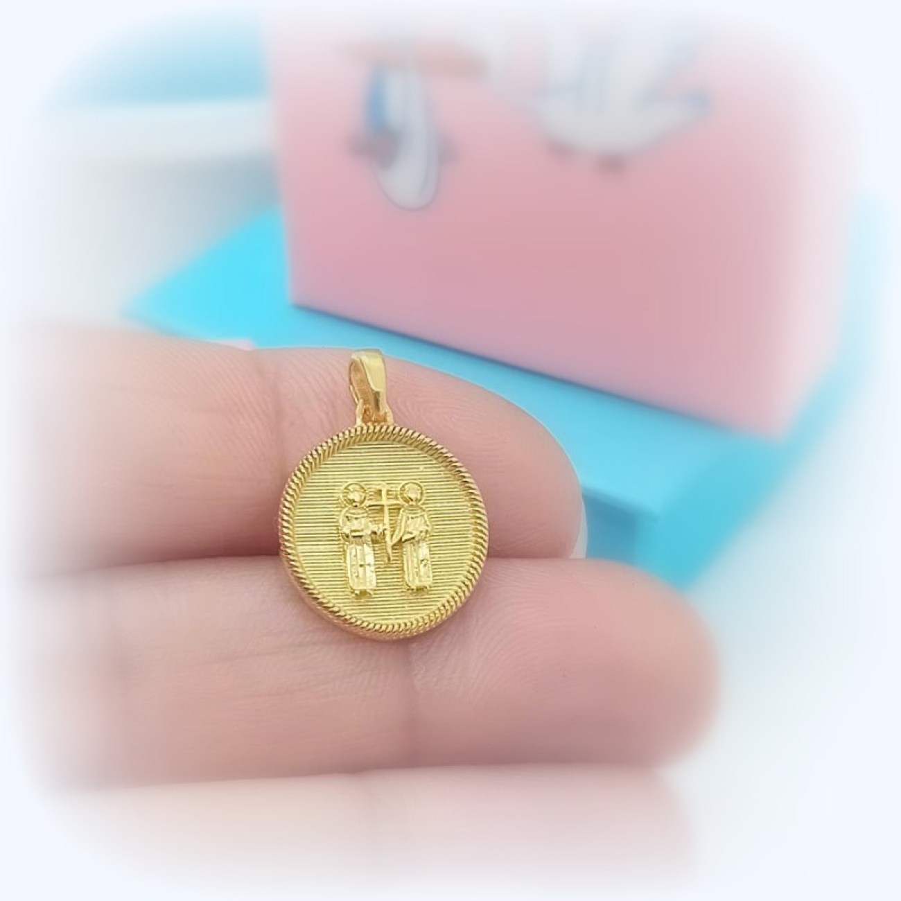 Μενταγιόν χρυσό ΚΩΝΣΤΑΝΤΙΝΑΤΟ Κ9