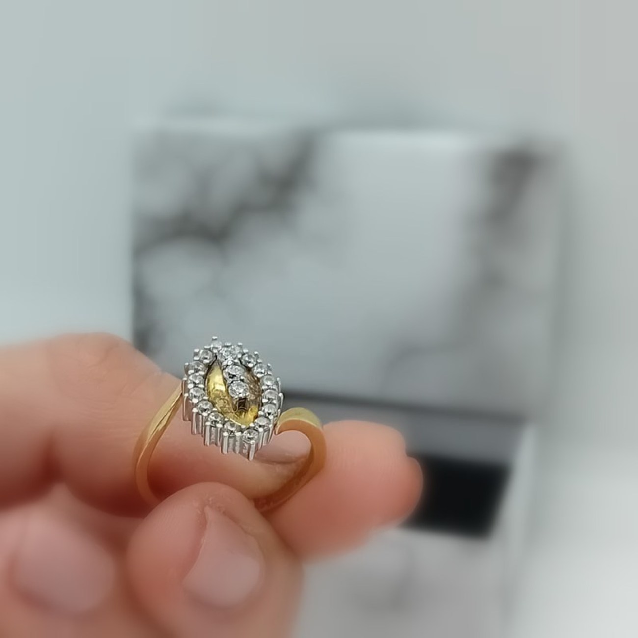 Χρυσό δαχτυλίδι οβάλ Κ14 ζιργκόν 