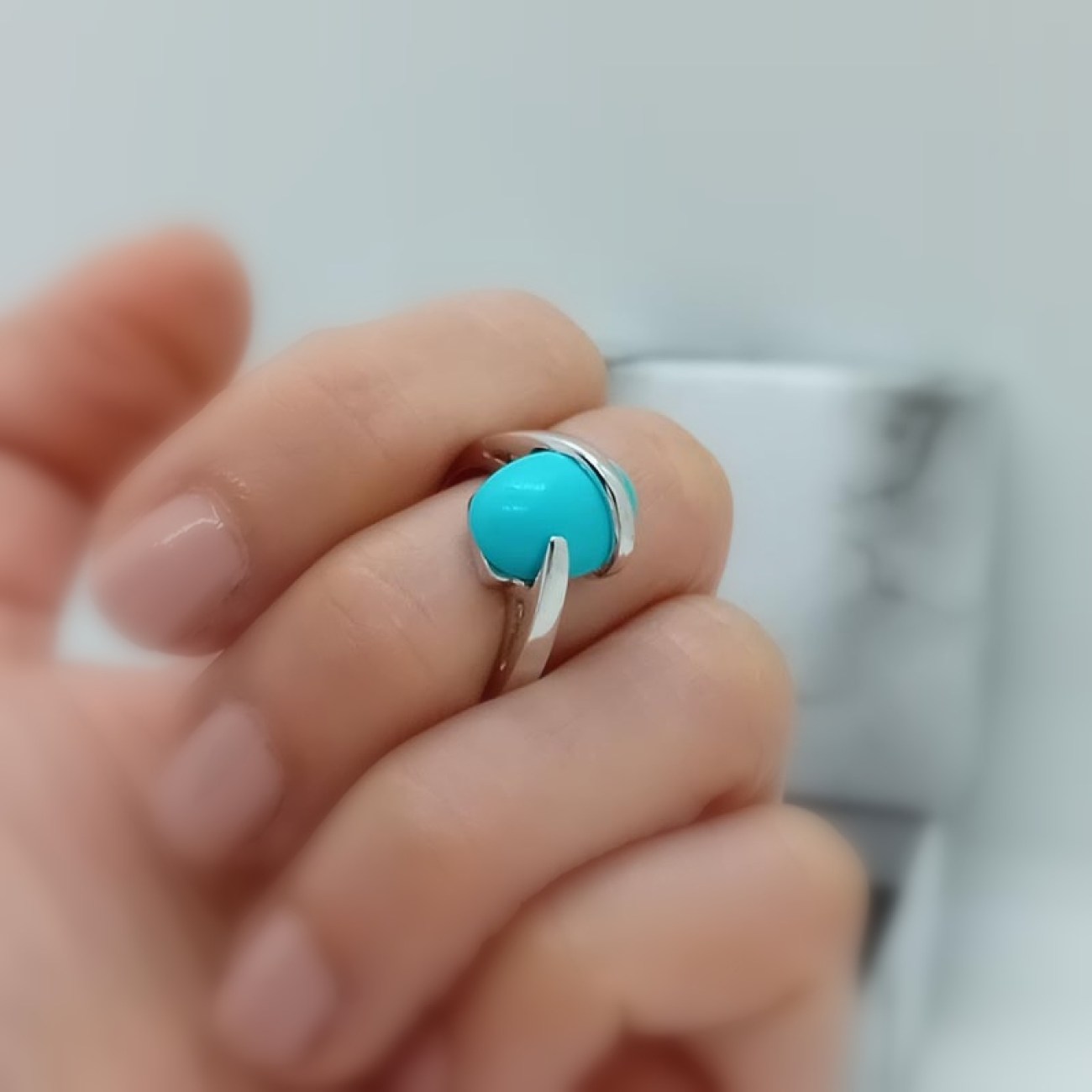 Λευκόχρυσο δαχτυλίδι με τυρκουάζ